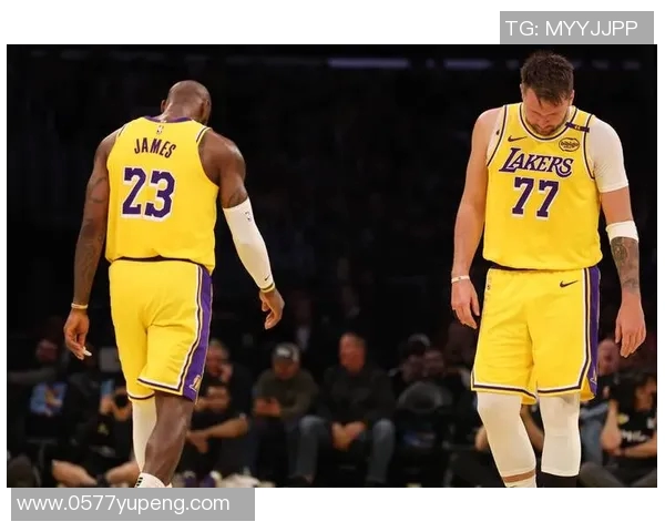 2011年湖人与黄蜂季后赛对决回顾及精彩瞬间分析