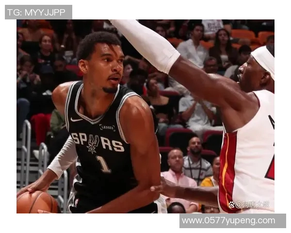 2005年NBA季后赛小牛与马刺的激烈对决回顾与分析