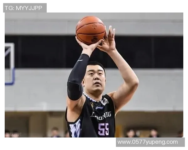 韩德君：从篮球新星到CBA传奇的成长之路与辉煌成就